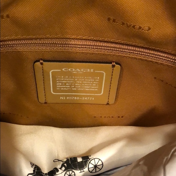 Handbag - Picture 3 of 4